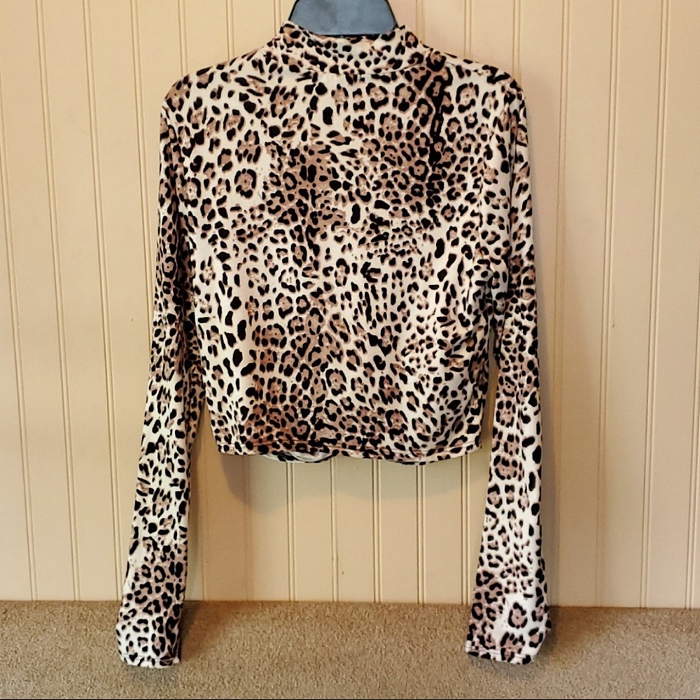 Mikey & Joey Leopard Print Long-Sleeved Cropped T… - image 2